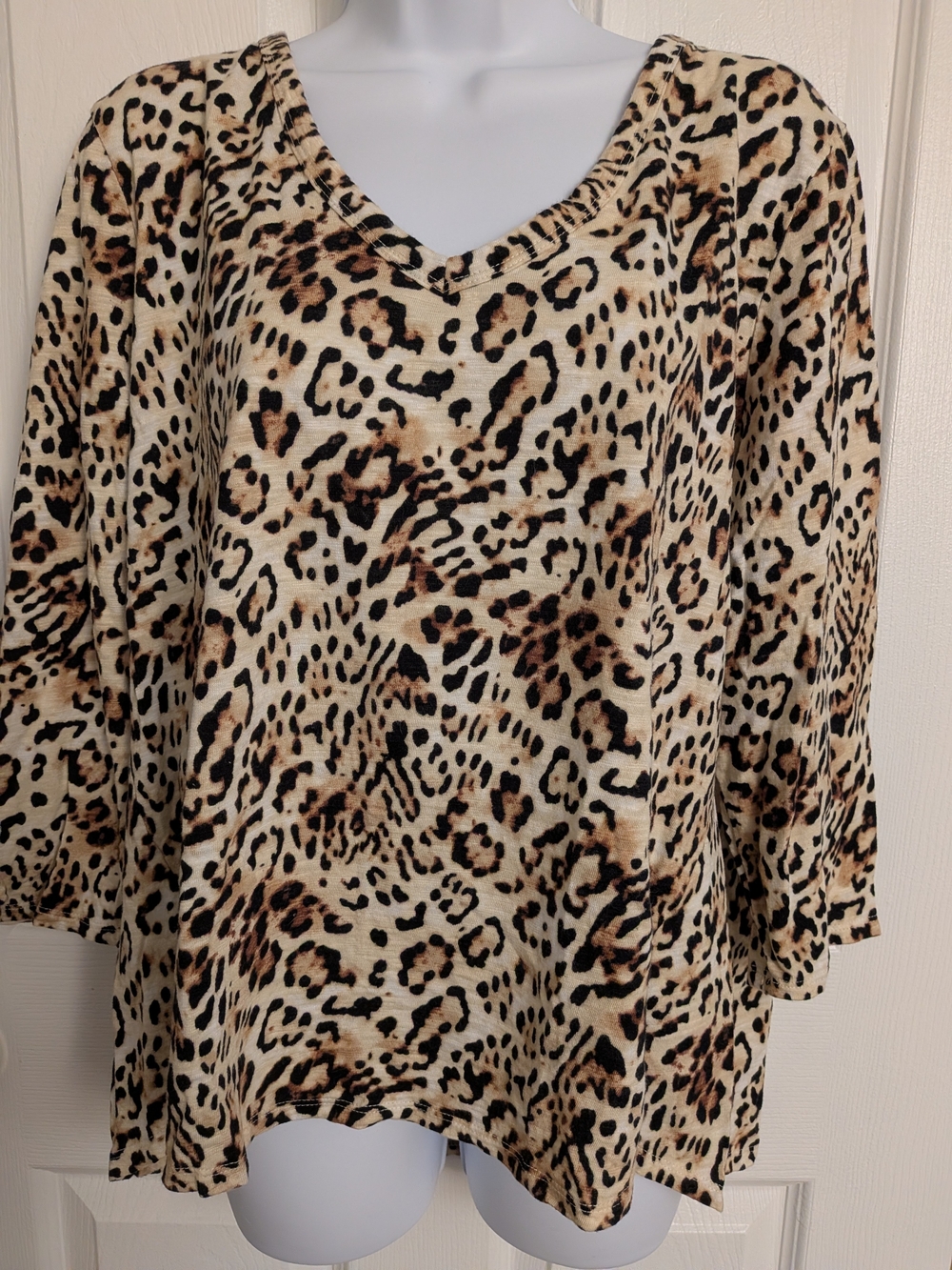 Chico’s Women’s Leopard Animal Print V-Neck 3/4 Sleeve Knit Pullover Top XL
